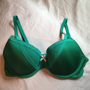 Victoria’s Secret dream angels uplift demi bra